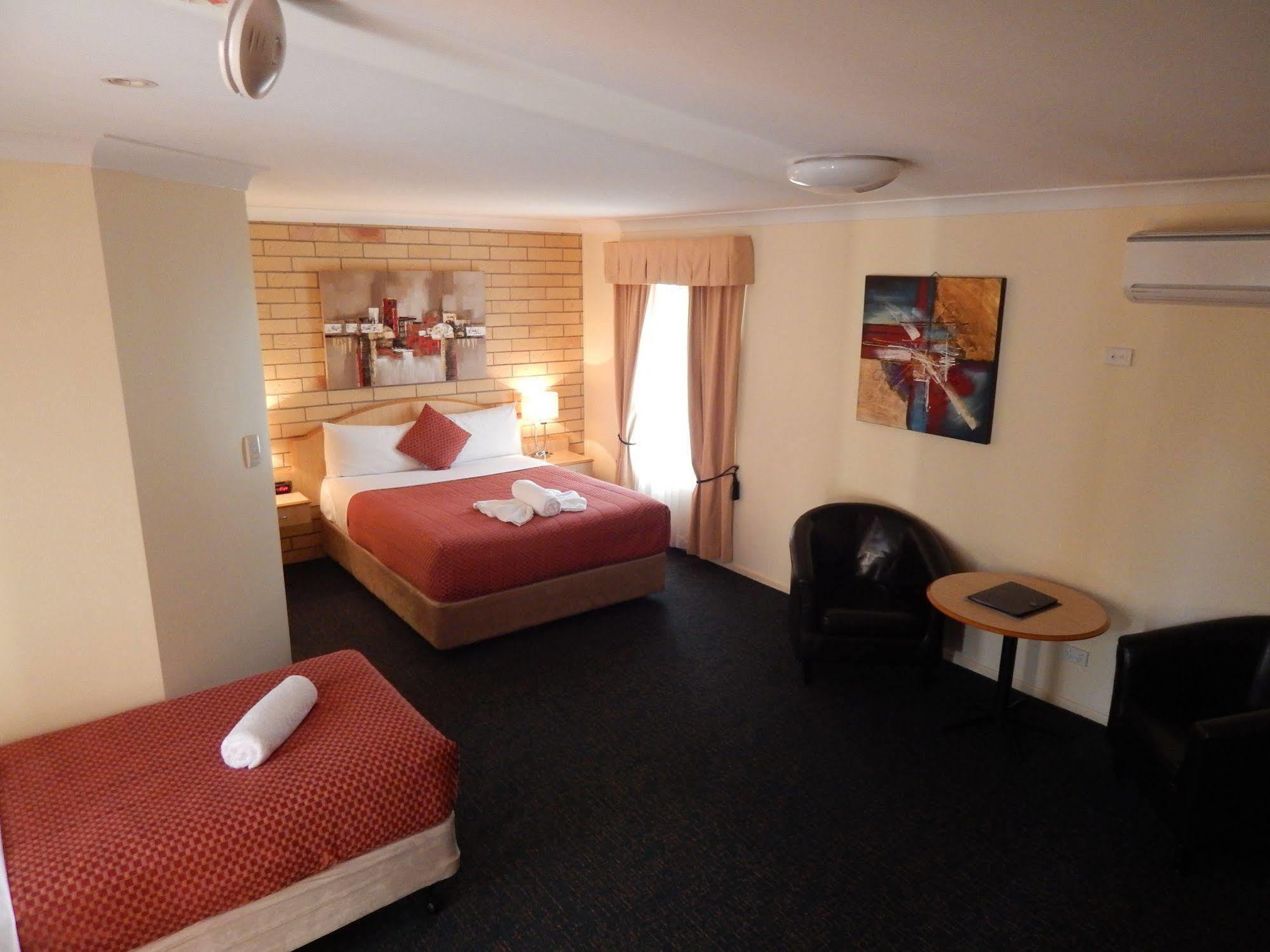Cotswold Motor Inn Toowoomba Exterior photo